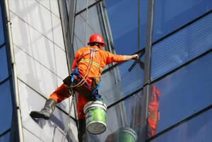 珠海蜘蛛人幕墙清洗